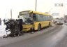 На улице Савушкина пассажирский автобус столкнулся с двумя автомобилями.