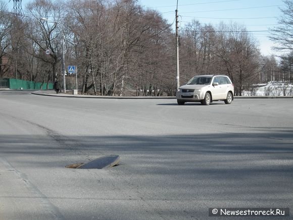 На пересечении улиц Воскова и Мосина открыт люк