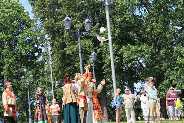 Сестроречане отметили День семьи, любви и верности