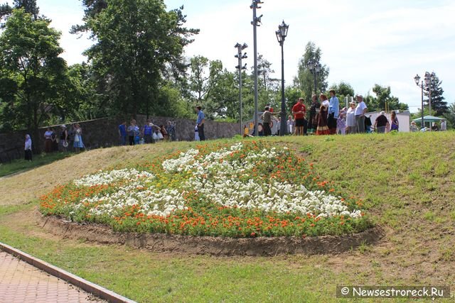 Сестроречане отметили День семьи, любви и верности