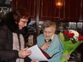 Путин поздравил с 90-летием жительницу Сестрорецка