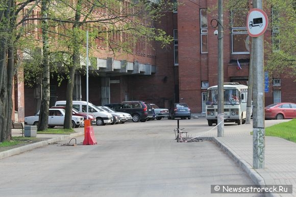 В Сестрорецке одним шлагбаумом стало больше В Сестрорецке одним шлагбаумом стало больше