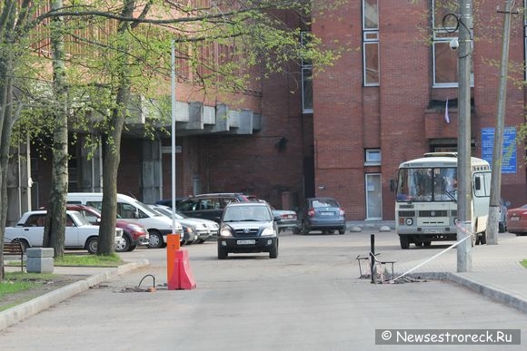 В Сестрорецке одним шлагбаумом стало больше В Сестрорецке одним шлагбаумом стало больше