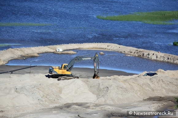 Песок намытый на озере Разлив используется для строительства ЗСД
