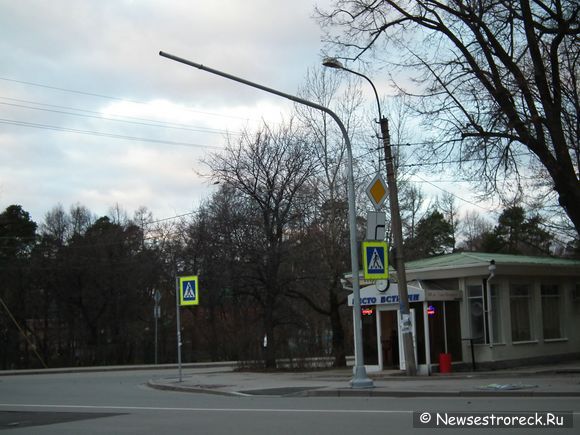 Недолго провисел дорожный знак пешеходный переход