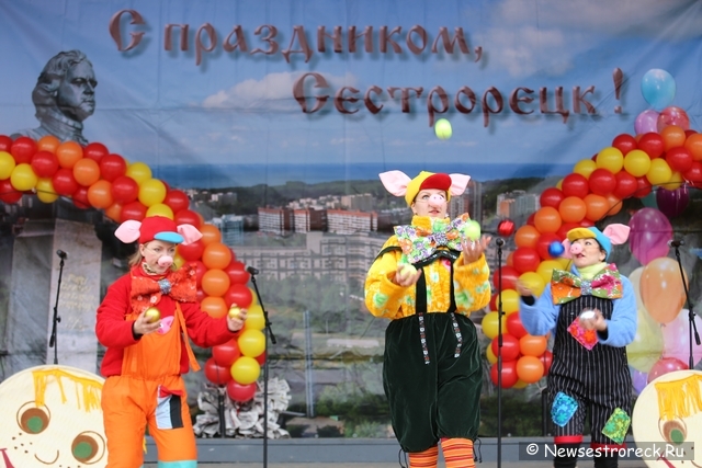 Уходи, зима! В Сестрорецке отметили Масленицу Уходи, зима! В Сестрорецке отметили Масленицу