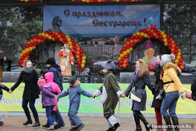 Уходи, зима! В Сестрорецке отметили Масленицу Уходи, зима! В Сестрорецке отметили Масленицу