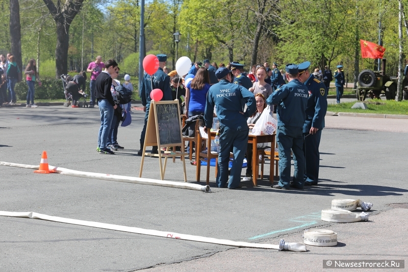 В Сестрорецке прошли мероприятия, посвященные 365-летию пожарной охраны России