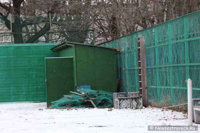 Теннисный корт на ул.Володарского д.7 обнесут новым забором
