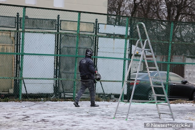 Теннисный корт на ул.Володарского д.7 обнесут новым забором