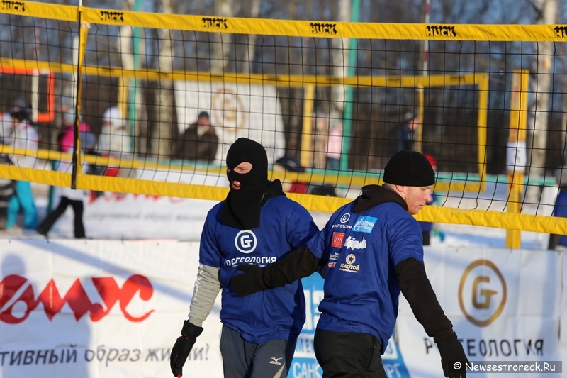 В Сестрорецке состоялся турнир по волейболу на снегу «Snow Volley Christmas-2015»