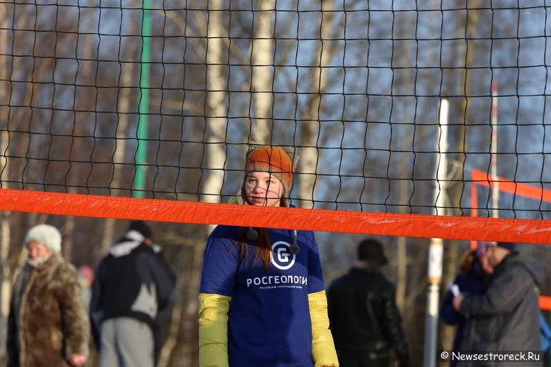 В Сестрорецке состоялся турнир по волейболу на снегу «Snow Volley Christmas-2015»