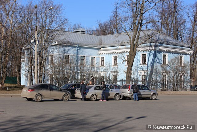 Мелкое ДТП на перекрестке ул.Мосина и ул.Воскова