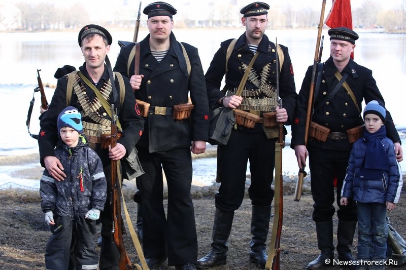 В Сестрорецке отметили День моряка-подводника 2015