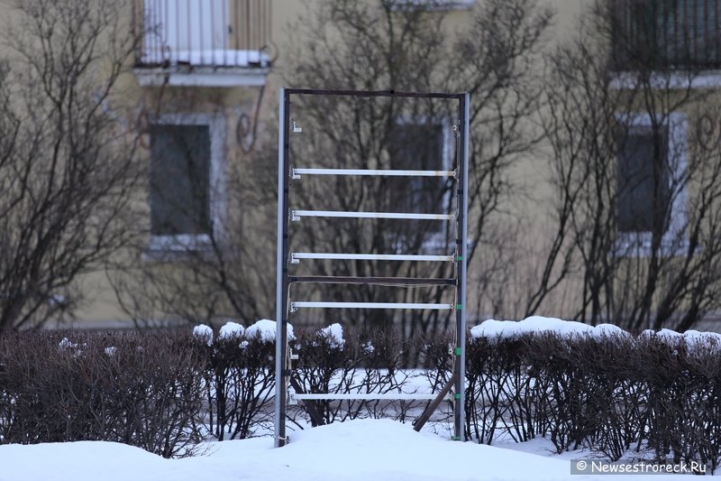 На ул.Борисова установили новую стелу Герою Советского Союза Л.Н.Борисову