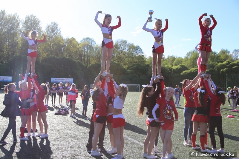 В Сестрорецке прошел открытый Кубок по черлидингу «CHEER OPEN - 2015» В Сестрорецке прошел открытый Кубок по черлидингу «CHEER OPEN - 2015»