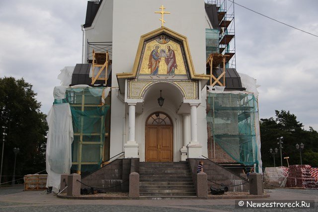 Здание храма Петра и Павла начали приводить в порядок Здание храма Петра и Павла начали приводить в порядок