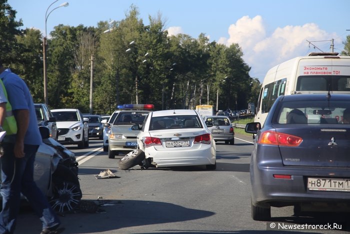 В пос.Александровская ДТП с участием трех автомобилей