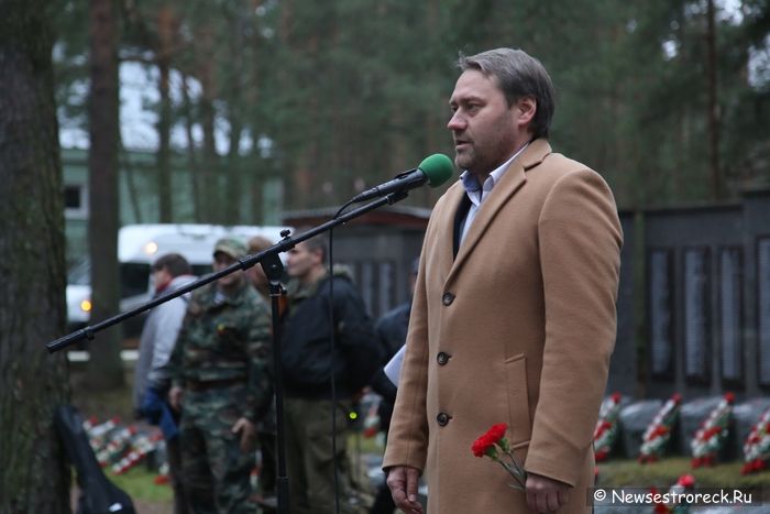 В Сестрорецке захоронили останки 28 советских солдат В Сестрорецке захоронили останки 28 советских солдат