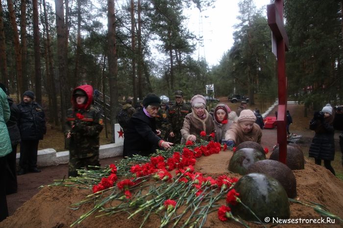 В Сестрорецке захоронили останки 28 советских солдат