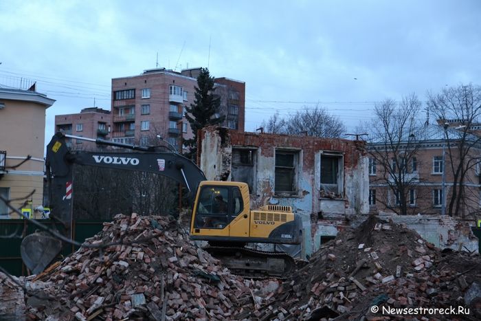 В Сестрорецке ломают дом купца Михаила Леонтьева