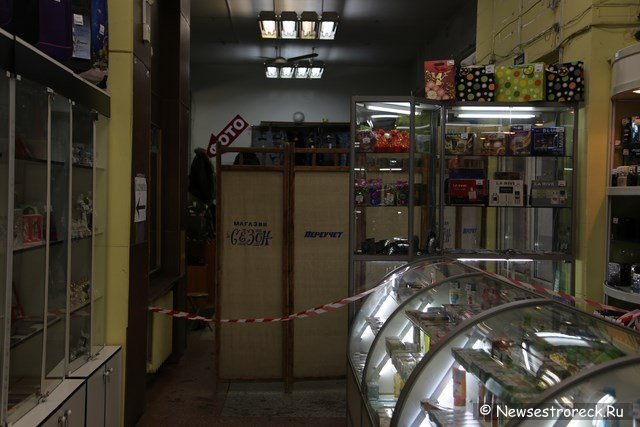 В Сестрорецке ограблен ювелирный магазин "Golden Dream"