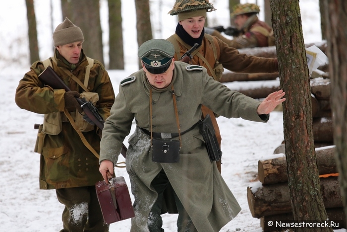 В Сестрорецке состоялась военно-историческая реконструкция "Западный фронт" В Сестрорецке состоялась военно-историческая реконструкция "Западный фронт"