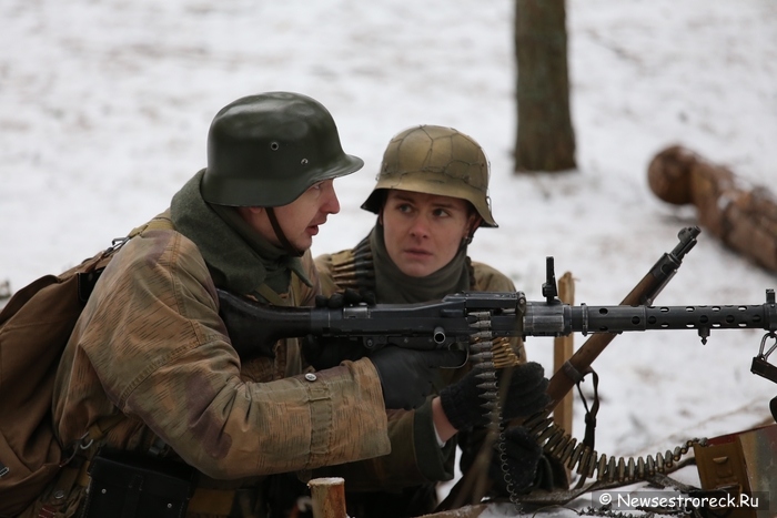 В Сестрорецке состоялась военно-историческая реконструкция "Западный фронт" В Сестрорецке состоялась военно-историческая реконструкция "Западный фронт"
