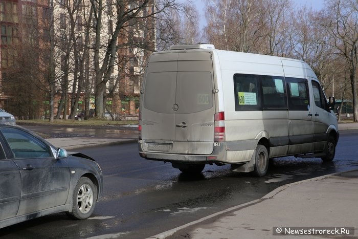 На вокзале маршрутка №600 попала в ДТП На вокзале маршрутка №600 попала в ДТП