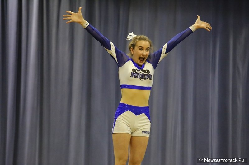 Турнир по черлидингу «CHEER OPEN - 2016» прошел в Сестрорецке Турнир по черлидингу «CHEER OPEN - 2016» прошел в Сестрорецке