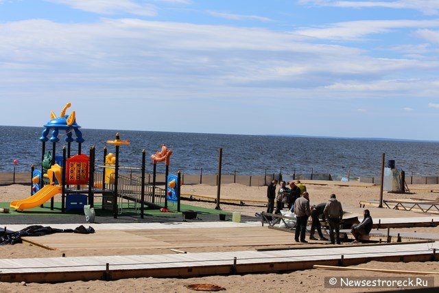 Строительство рекреационной зоны для инвалидов на пляже "Ласковый" скоро завершится