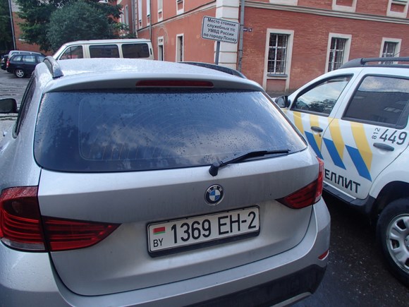 Угнанный в Сестрорецке BMW остановили на пути в Белоруссию Угнанный в Сестрорецке BMW остановили на пути в Белоруссию