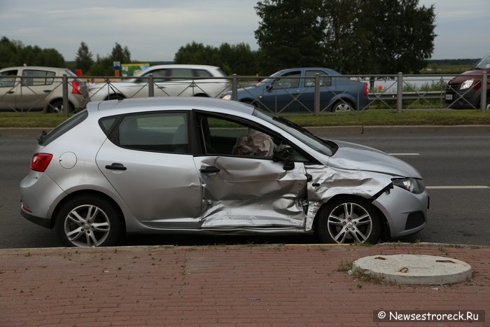 ДТП: Fiat протаранил Seat ДТП: Fiat протаранил Seat
