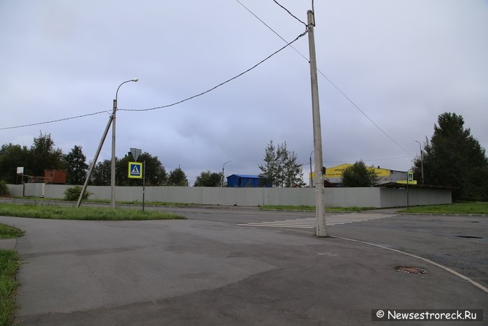 На ул.Инструментальщиков строят объект розничной торговли На ул.Инструментальщиков строят объект розничной торговли