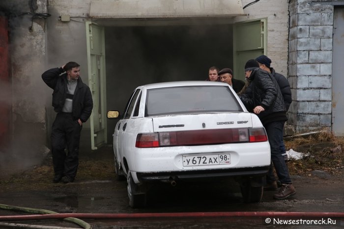 В ГК "Сестрорецк" горел гараж №2336 В ГК "Сестрорецк" горел гараж №2336