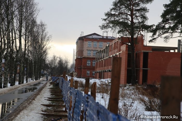Школу №434 бросили на растерзание мародёрам и вандалам Школу №434 бросили на растерзание мародёрам и вандалам