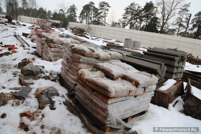 Школу №434 бросили на растерзание мародёрам и вандалам