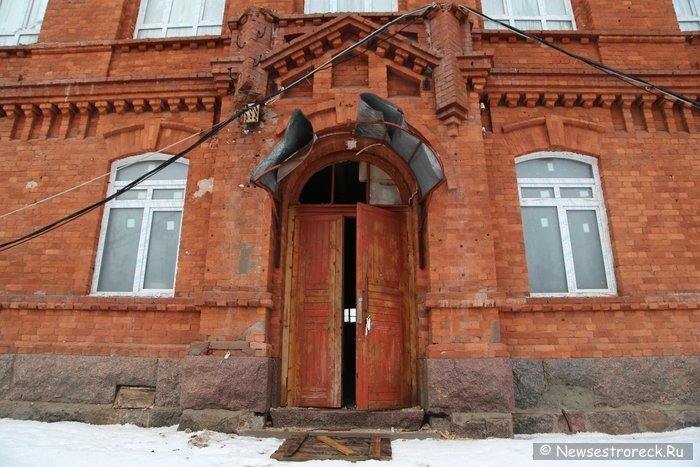 Школу №434 бросили на растерзание мародёрам и вандалам Школу №434 бросили на растерзание мародёрам и вандалам