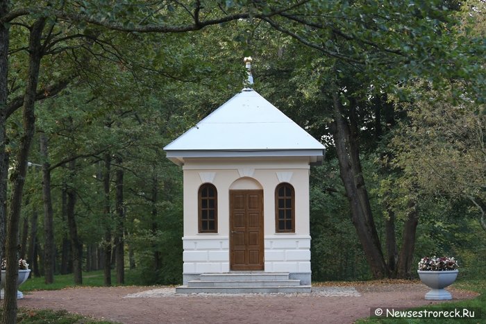 Петропавловско-Никольская часовня в парке "Дубки" построенна незаконно Петропавловско-Никольская часовня в парке "Дубки" построенна незаконно