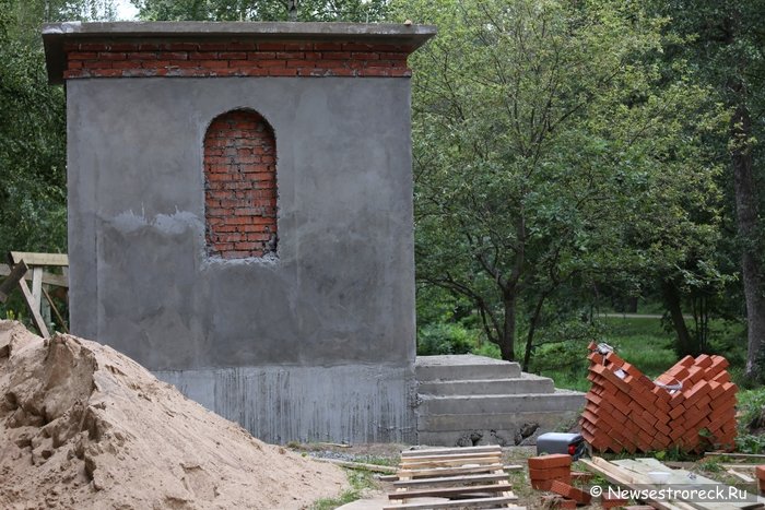 Петропавловско-Никольская часовня в парке "Дубки" построенна незаконно Петропавловско-Никольская часовня в парке "Дубки" построенна незаконно