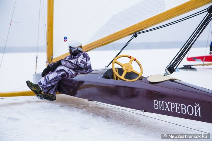 В Сестрорецке прошли гонки на буерах "Чемпионат озера Разлив - 2017" В Сестрорецке прошли гонки на буерах "Чемпионат озера Разлив - 2017"