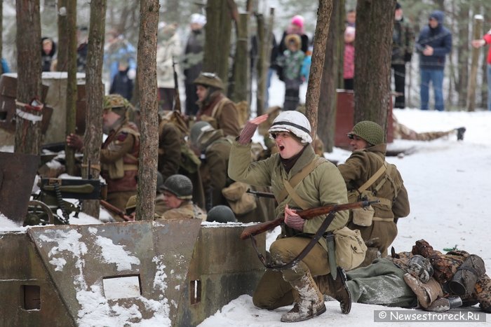 В Сестрорецке прошел военно-исторический фестиваль «Западный фронт» В Сестрорецке прошел военно-исторический фестиваль «Западный фронт»