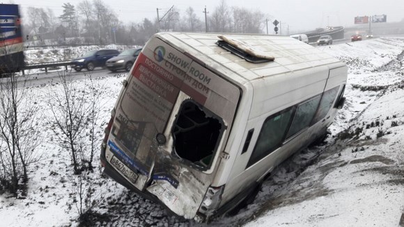 Внедорожник Volvo протаранил маршрутку № 417