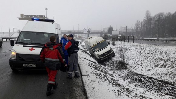 Внедорожник Volvo протаранил маршрутку № 417