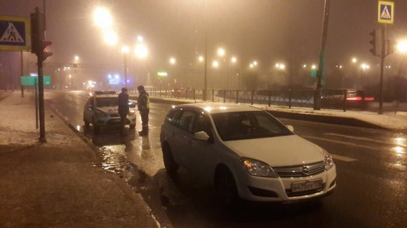 На пешеходном переходе около АЗС "Лукойл" сбили женщину