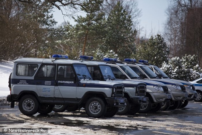 В Сестрорецке прошел строевой смотр автотранспорта ОМВД