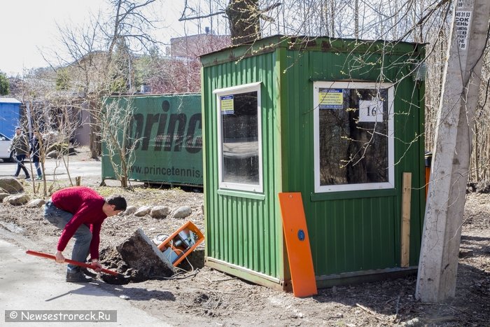 На Пляжной улице открывается сезон шлагбаумов