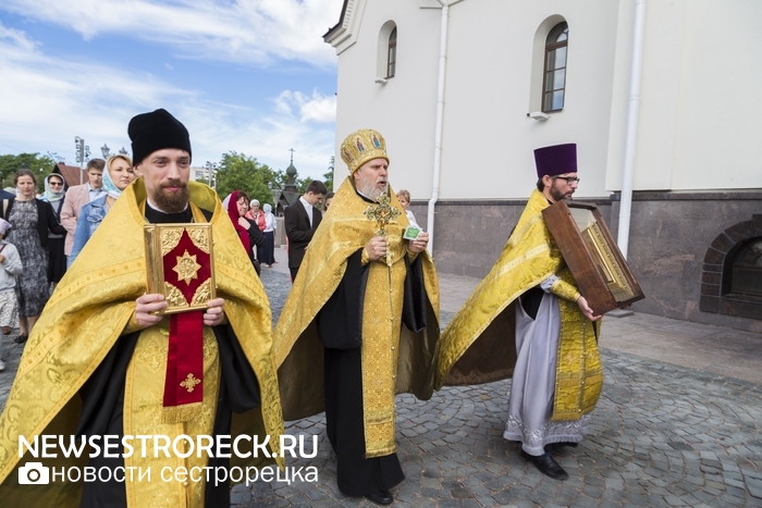 В Сестрорецке в десятый раз отметили День семьи, любви и верности В Сестрорецке в десятый раз отметили День семьи, любви и верности