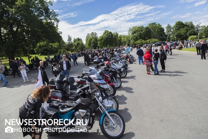 В Сестрорецке прошел 13-й ежегодный мотокарнавал В Сестрорецке прошел 13-й ежегодный мотокарнавал