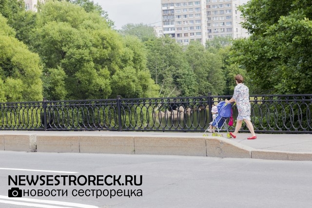 На Литейном мосту меняют перила